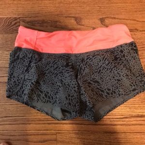 Lulu lemon printed shorts